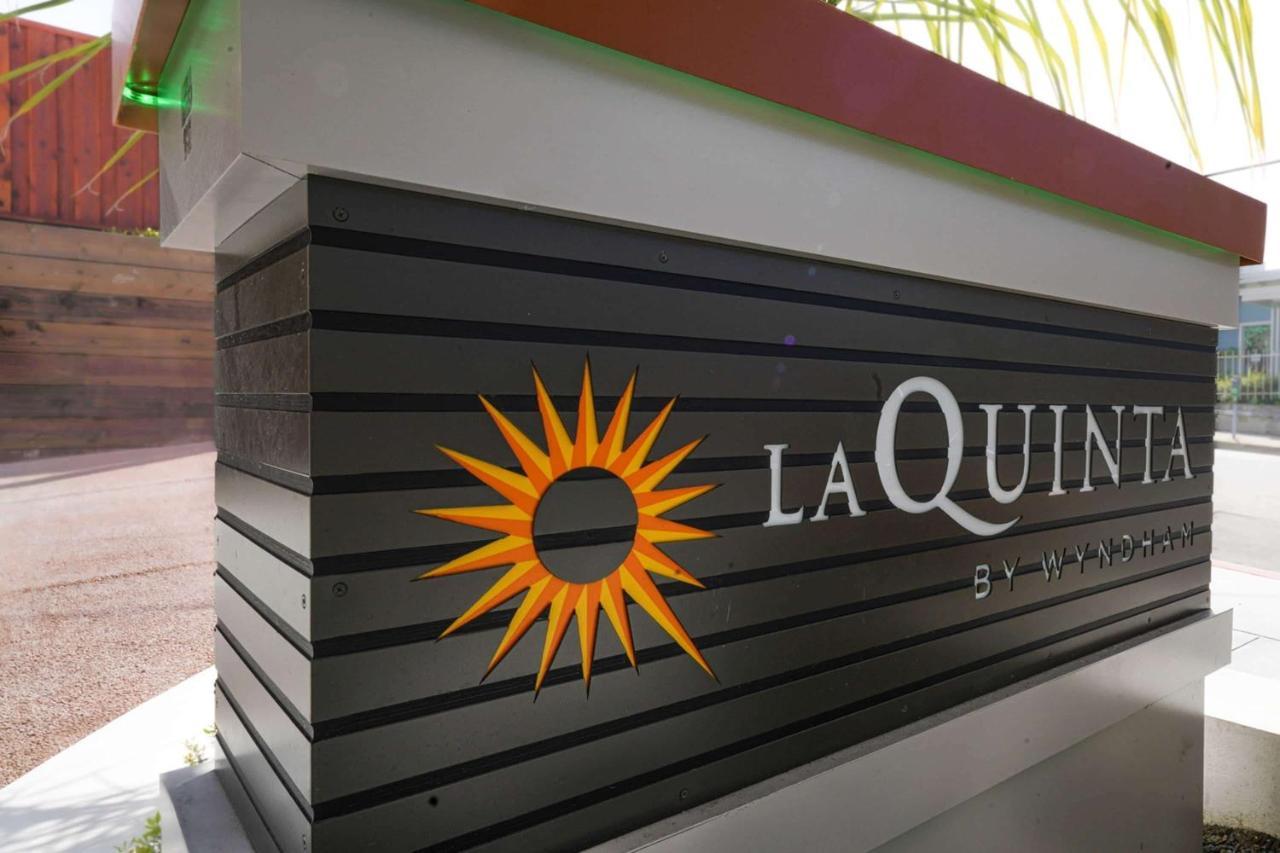 La Quinta Inn & Suites By Wyndham Santa Cruz Esterno foto